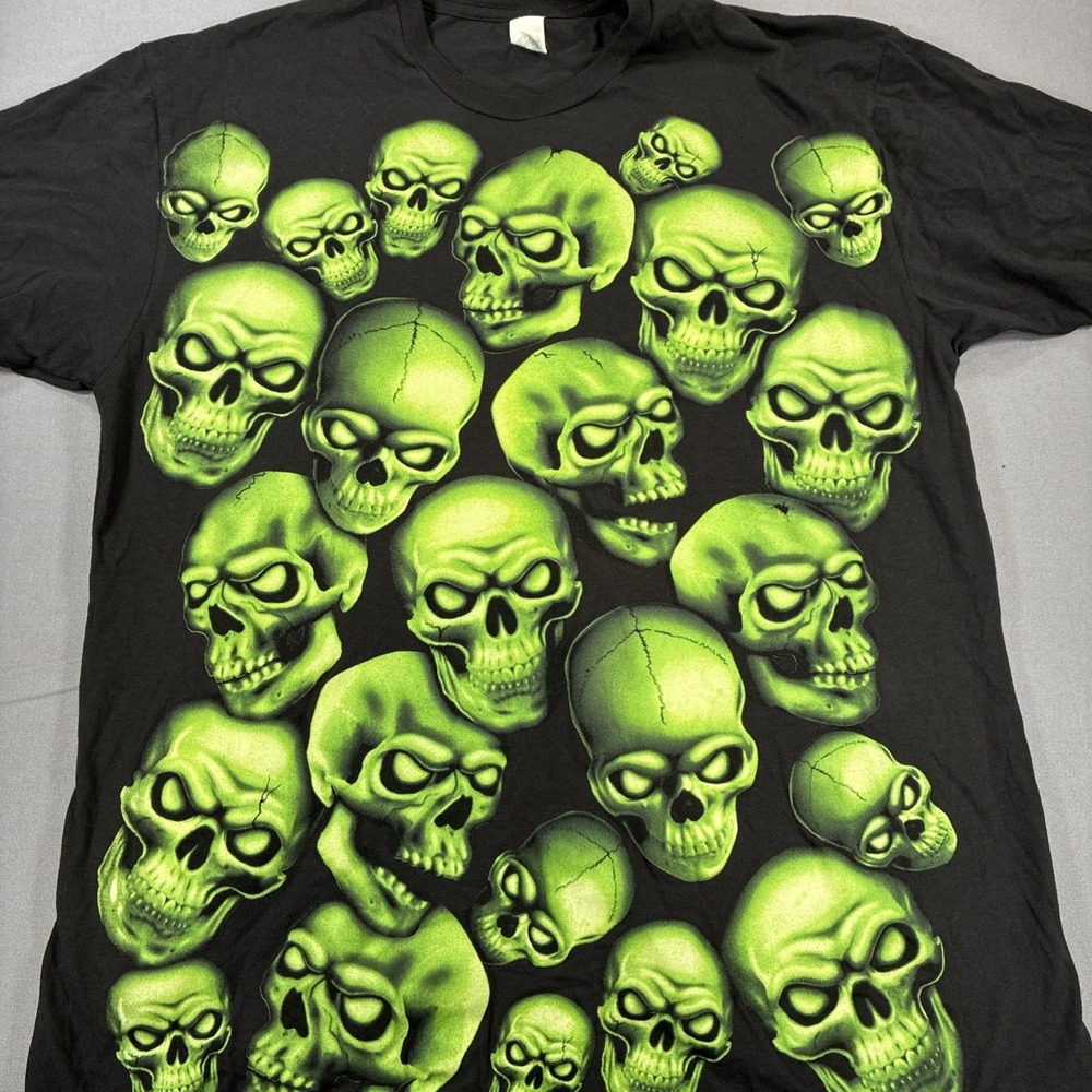 Vintage Y2K Green Skulls Glow In The Dark Black T Shirt Skater Size Large